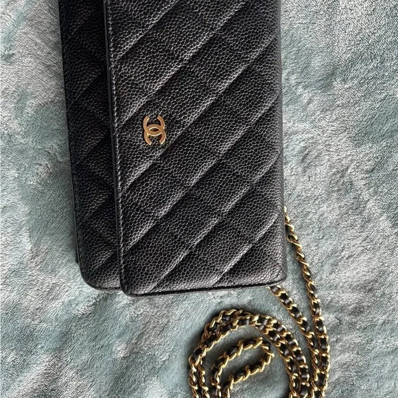 Chanel Timeless Classic Quilted Wallet On Chain Black Caviar with Gold Detailing - Picture 3 of 9
